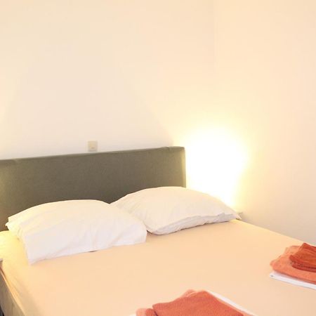 Apartment Bajuti Primošten Buitenkant foto