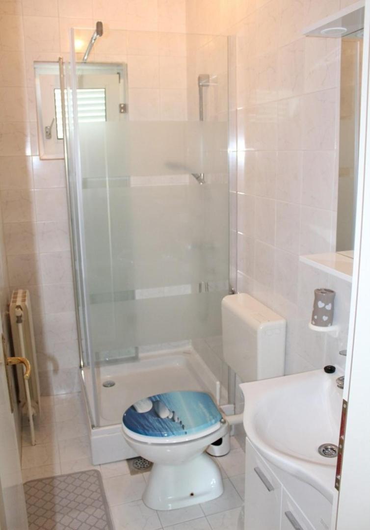 Apartment Bajuti Primošten Buitenkant foto