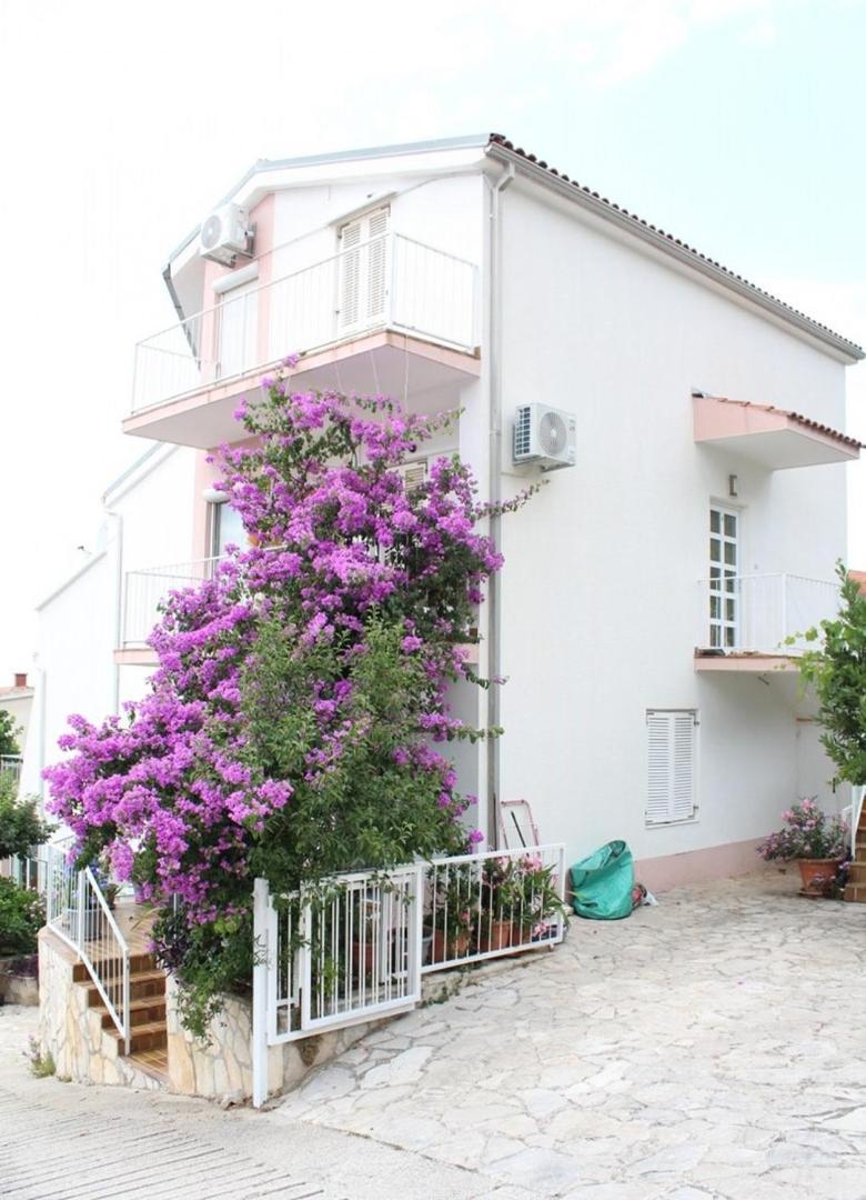 Apartment Bajuti Primošten Buitenkant foto